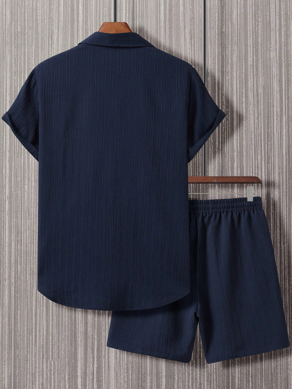 Manfinity Homme Men Solid Button Front Shirt & Plain Drawstring Waist Shorts without Tee, Going Out, Cozy Outfits, Formal